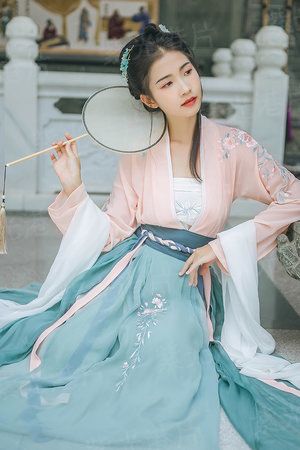 紫陌重芳雁破天