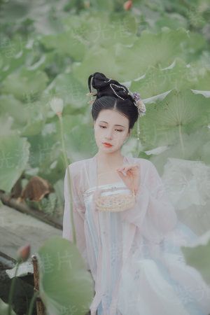 陆先生，轻点抱